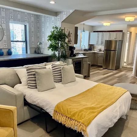 Modern Fully Renovated Suite & Loft In Downtown Trenton Exterior photo
