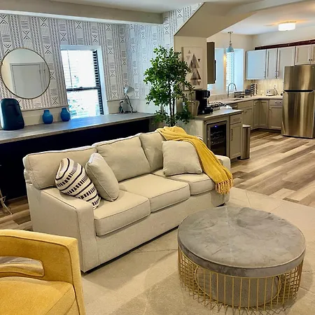 Modern Fully Renovated Suite & Loft In Downtown Trenton Room photo