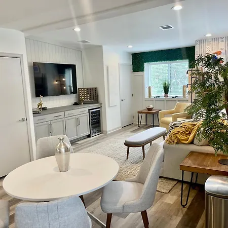 Modern Fully Renovated Suite & Loft In Downtown Trenton Room photo