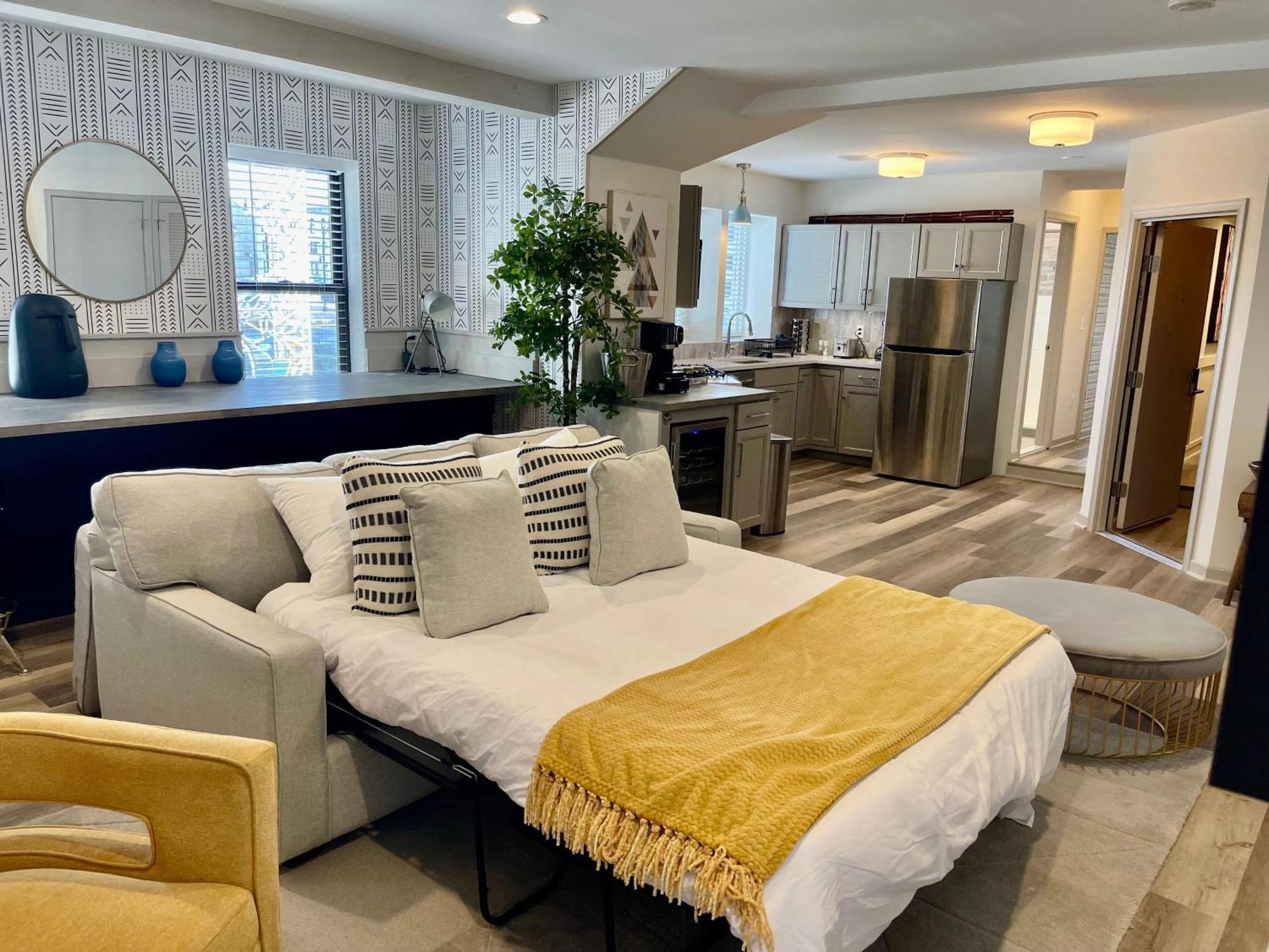 Modern Fully Renovated & Loft In Downtown *